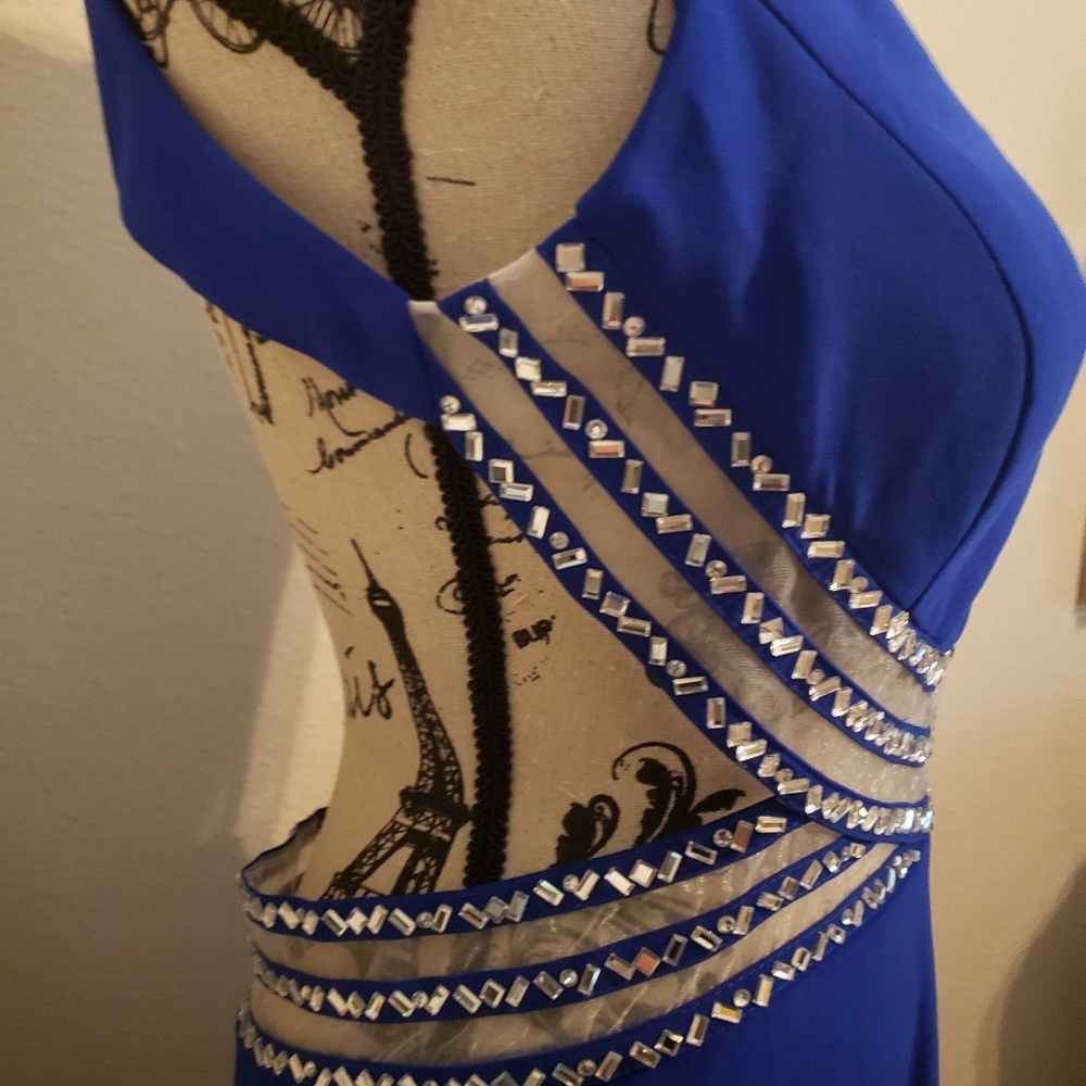Dress - Picture 6 of 8